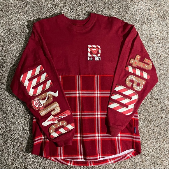 Disney Tops - Walt Disney World Spell out Christmas Spirit Jersey